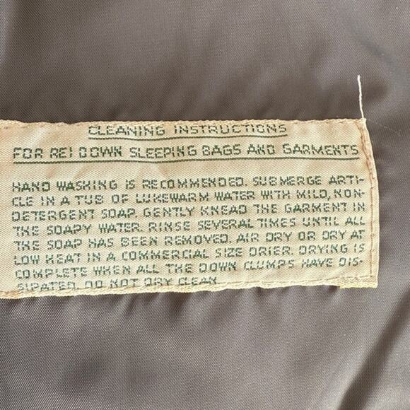 Men's Vintage REI Goose Down Zip Puffer Vest Sz S Navy Blue Outdoor Gorpcore - Picture 5 of 7